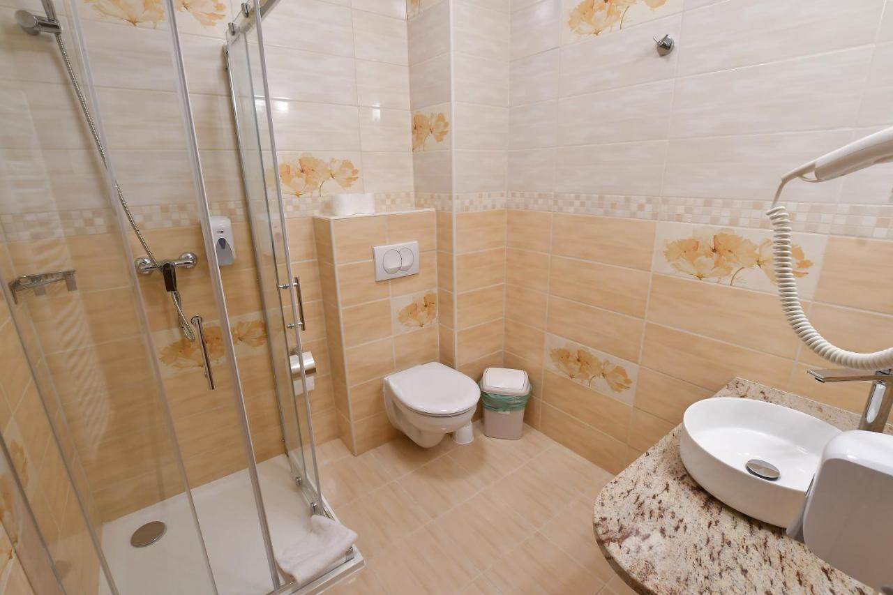 Hotel Barbakan ペーチ エクステリア 写真