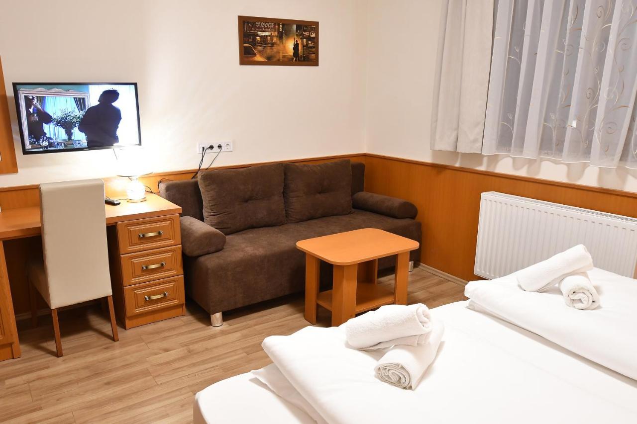 Hotel Barbakan ペーチ エクステリア 写真