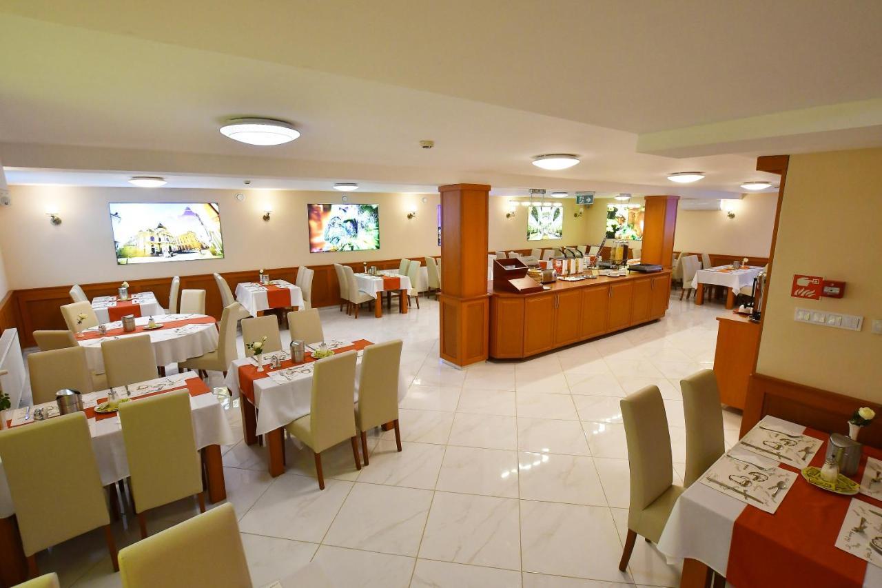 Hotel Barbakan ペーチ エクステリア 写真