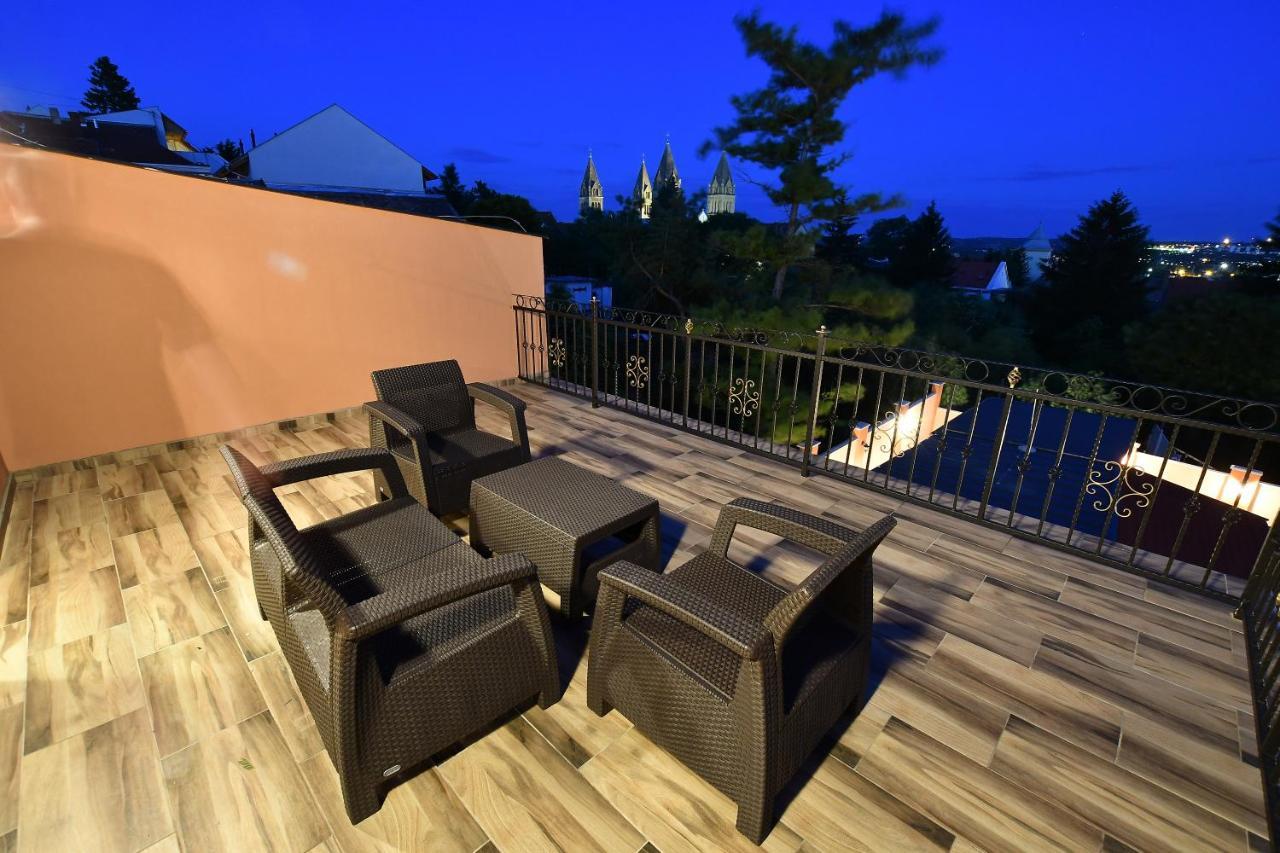 Hotel Barbakan ペーチ エクステリア 写真