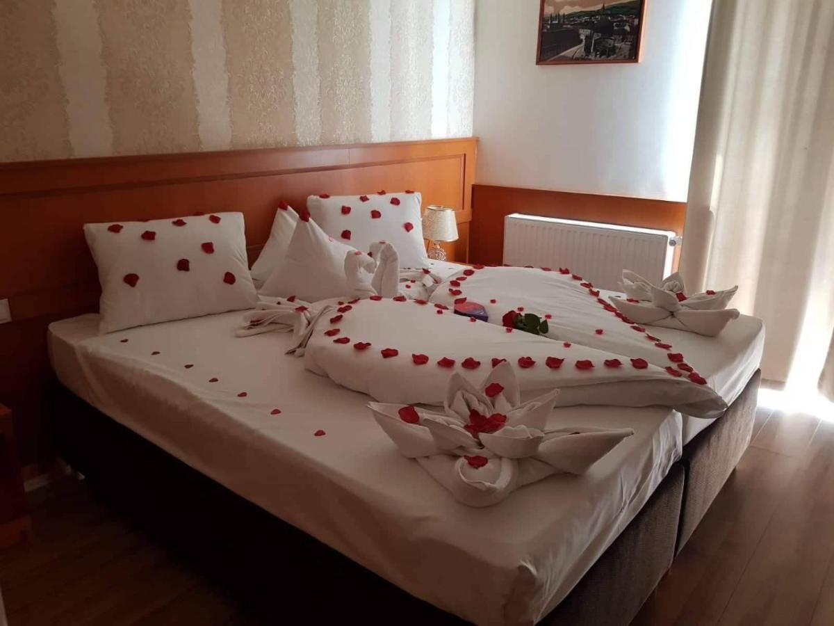 Hotel Barbakan ペーチ エクステリア 写真