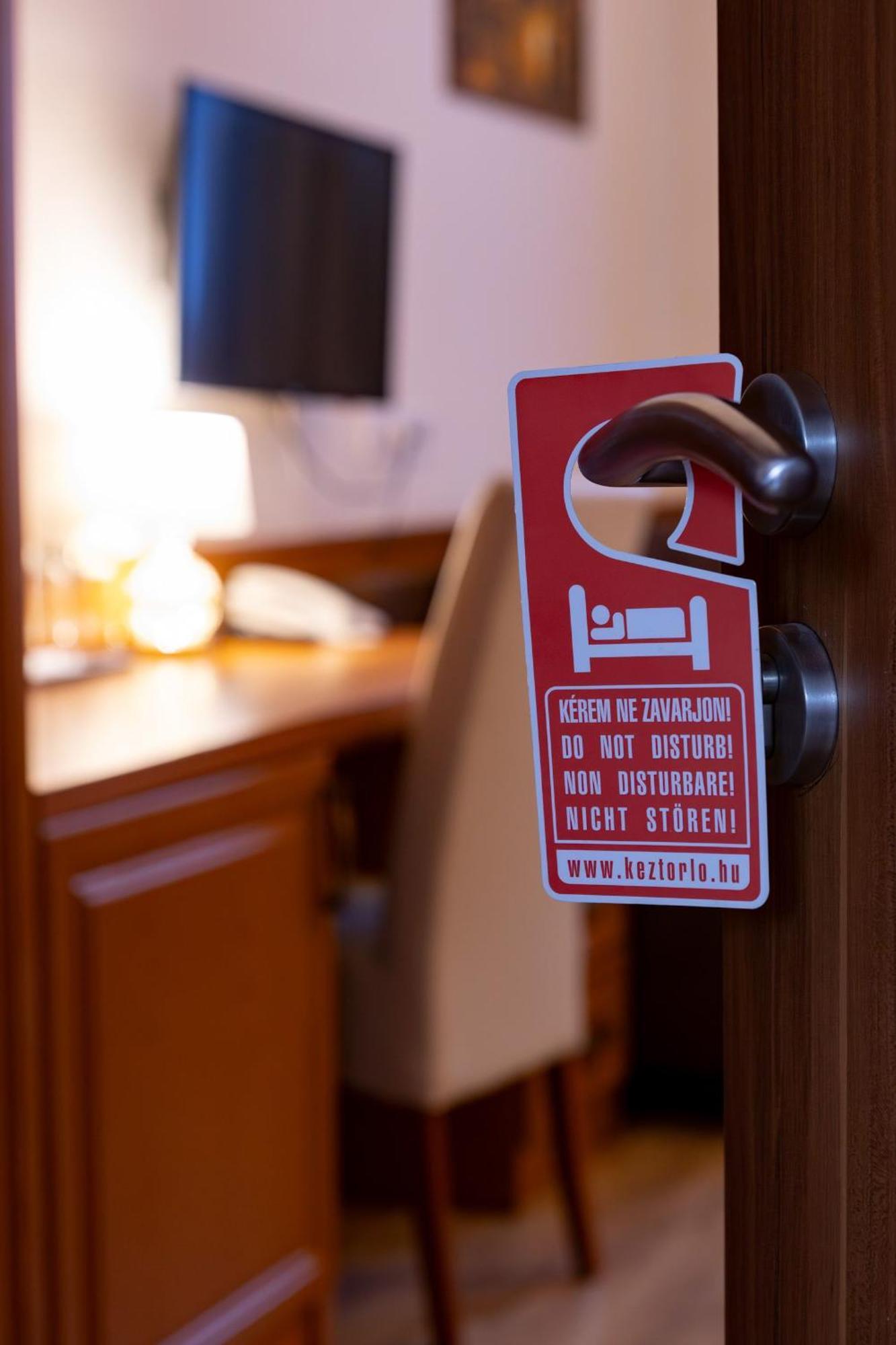 Hotel Barbakan ペーチ エクステリア 写真