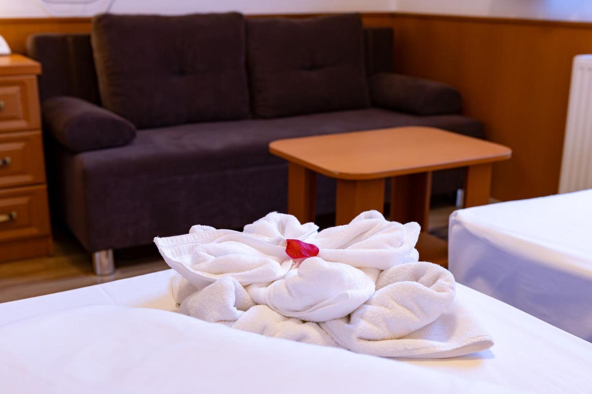Hotel Barbakan ペーチ エクステリア 写真