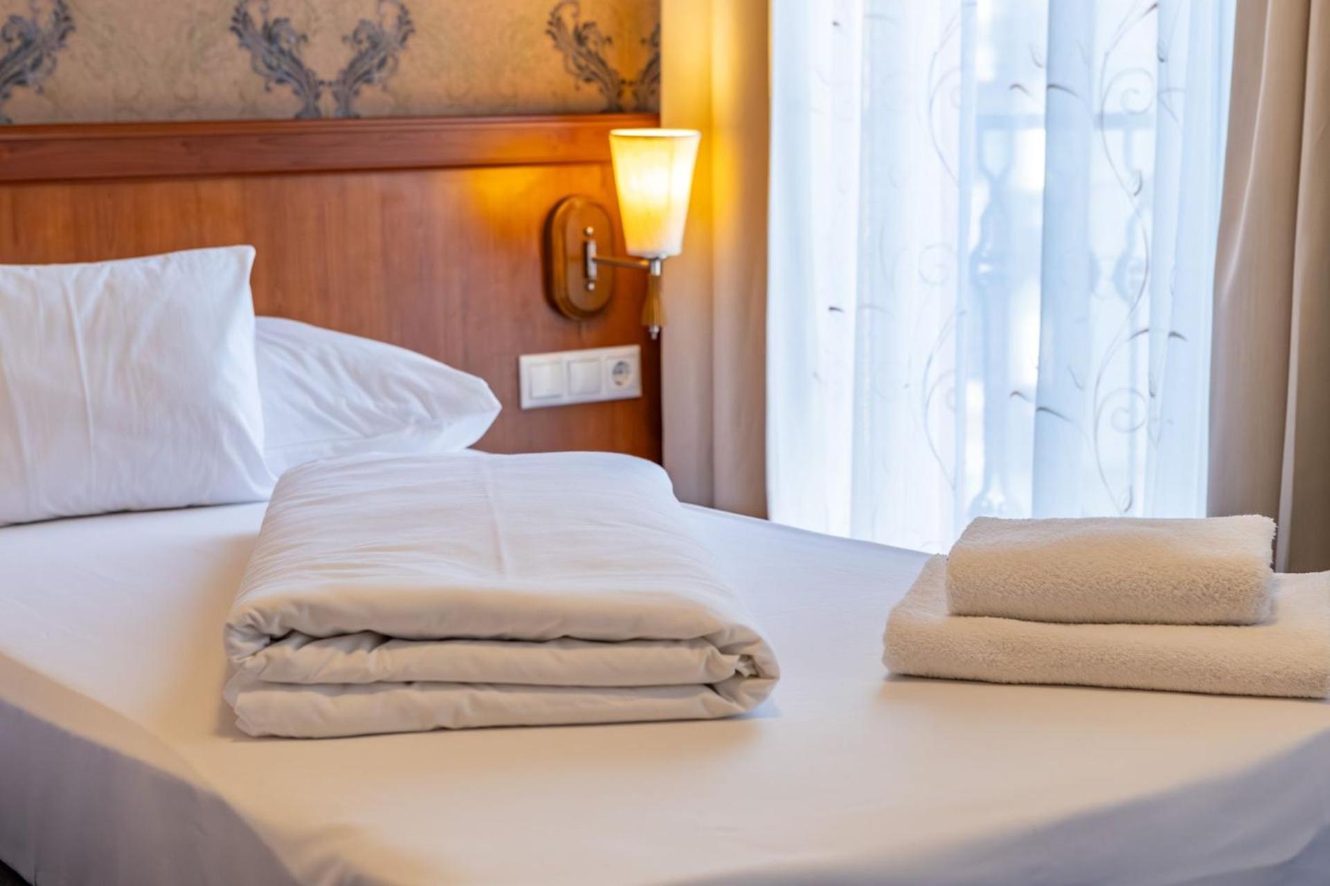 Hotel Barbakan ペーチ エクステリア 写真