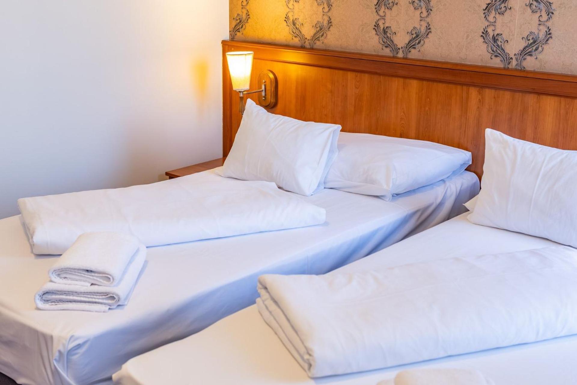 Hotel Barbakan ペーチ エクステリア 写真