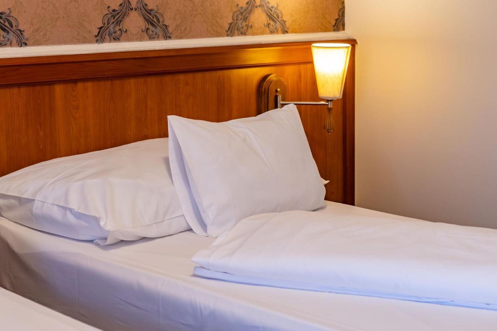 Hotel Barbakan ペーチ エクステリア 写真